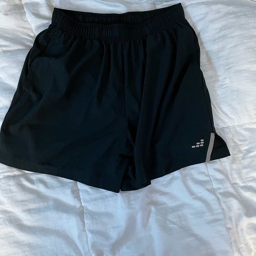 Men’s lined running shorts.